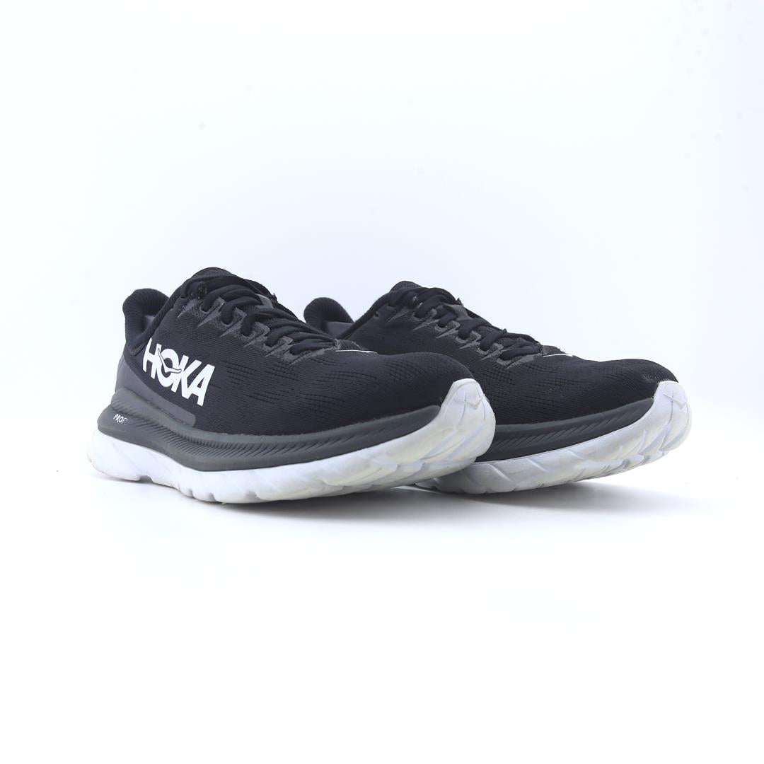 HOKA ONE ONE MACH 4