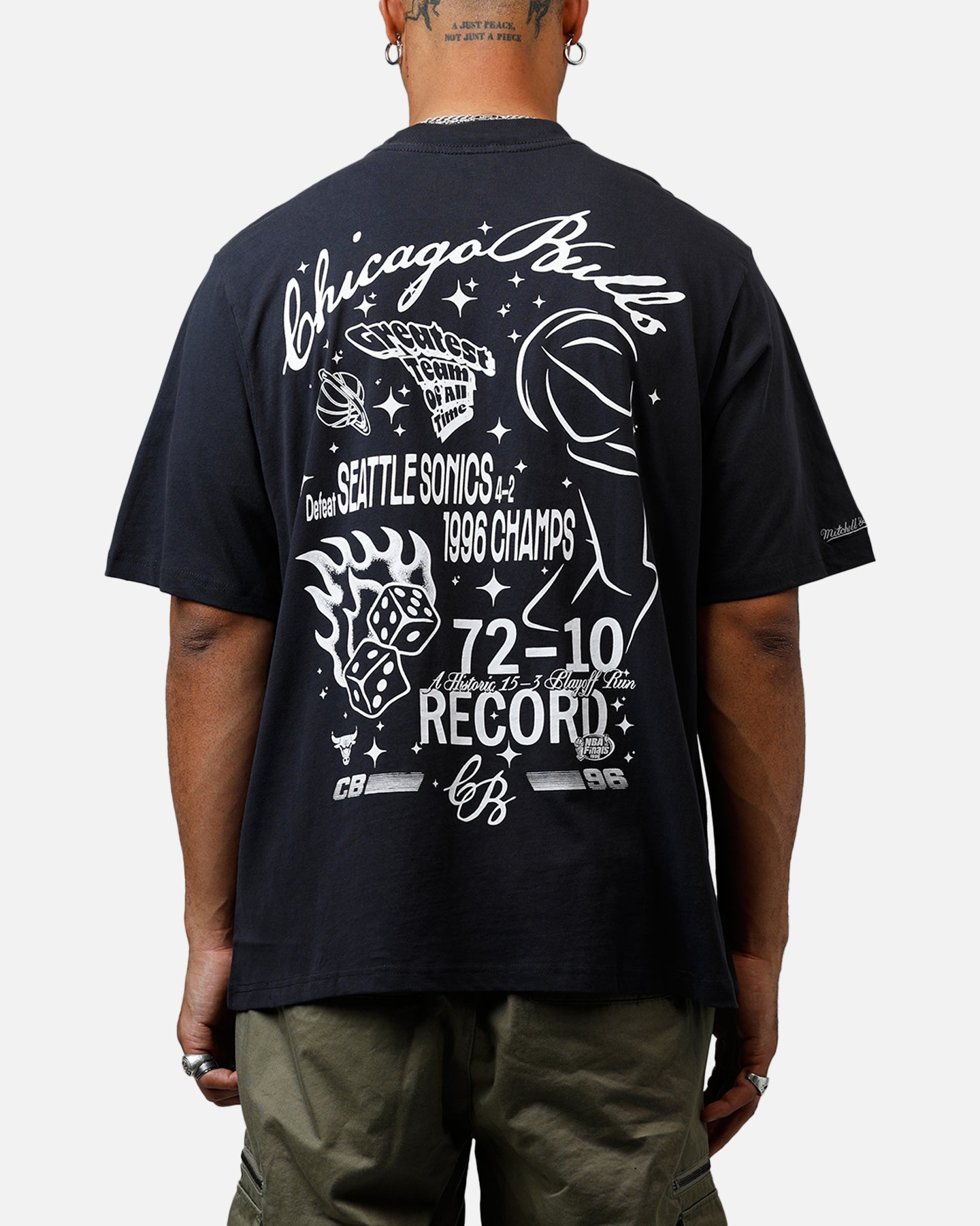 Mitchell & Ness Chicago Bulls Roll The Dice T-Shirt Overdyed Black