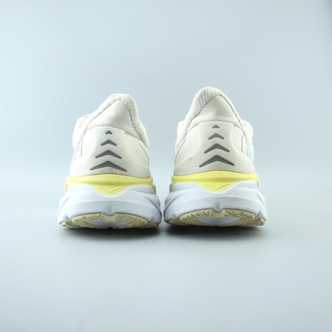 HOKA ONE ONE CLIFTON 8