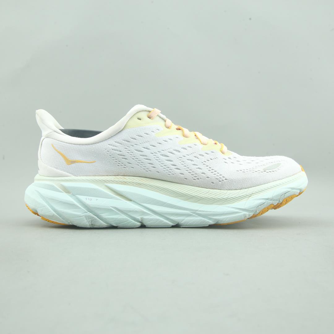 HOKA ONE ONE CLIFTON 8