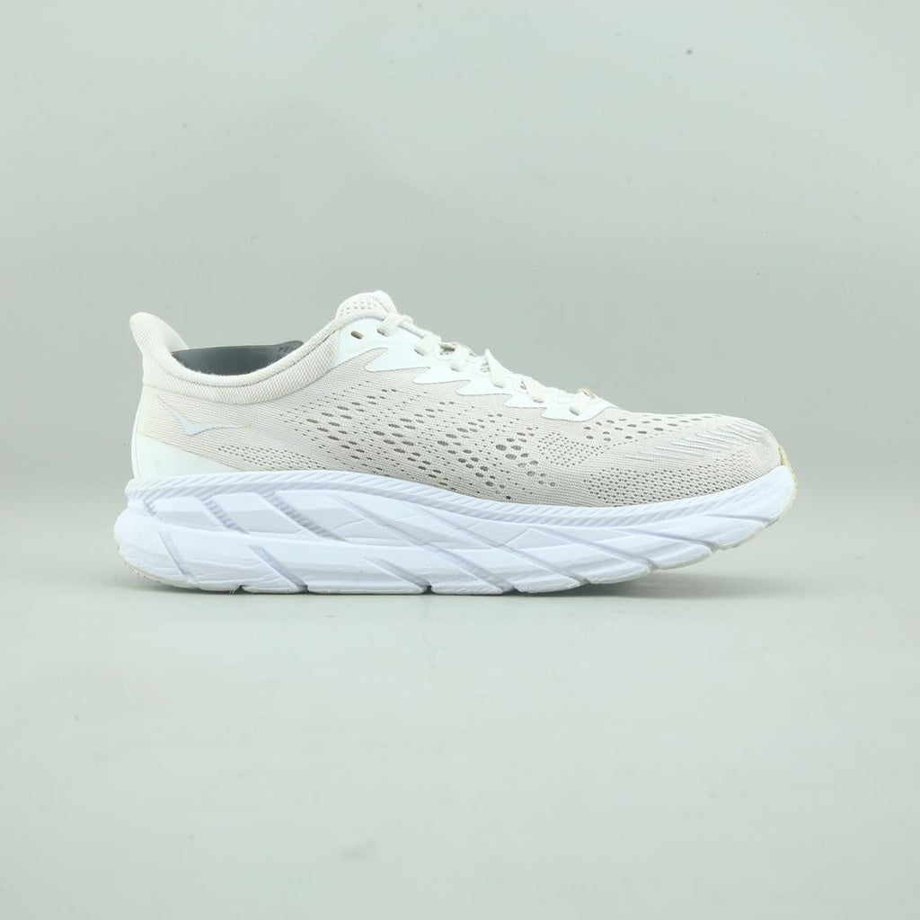 HOKA ONE ONE CLIFTON 7