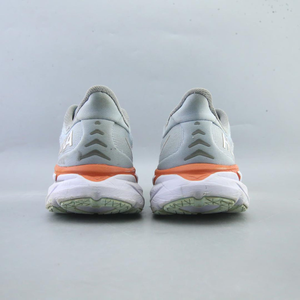 HOKA ONE ONE CLIFTON 8