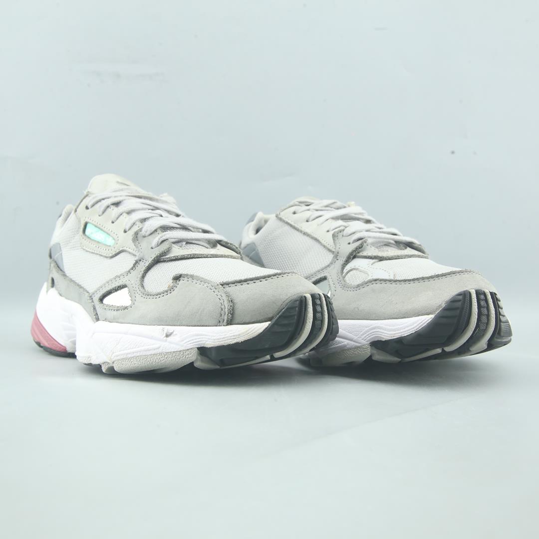 ADIDAS FALCON