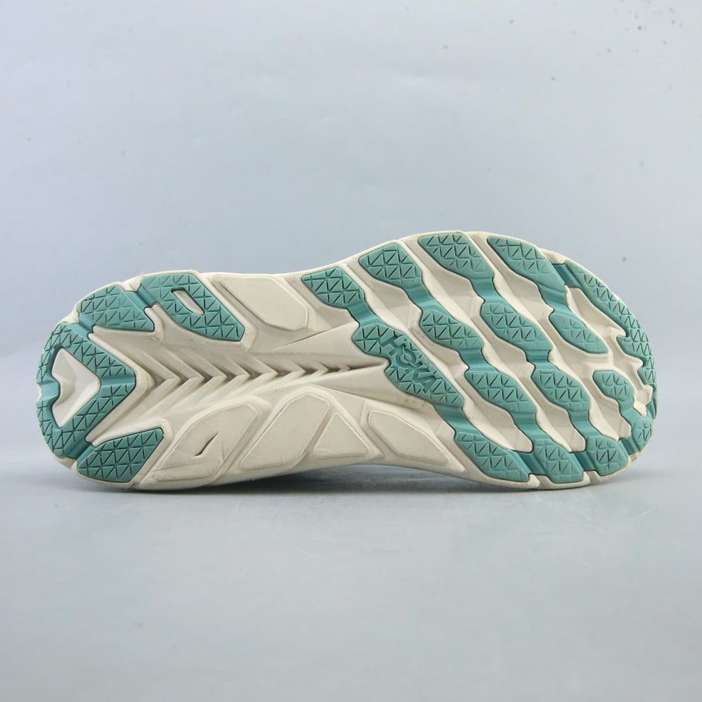 HOKA ONE ONE CLIFTON 8