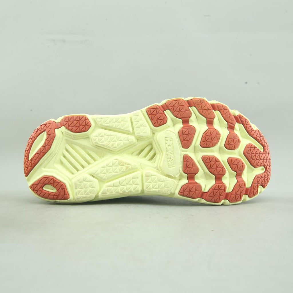 HOKA ONE ONE CLIFTON 7