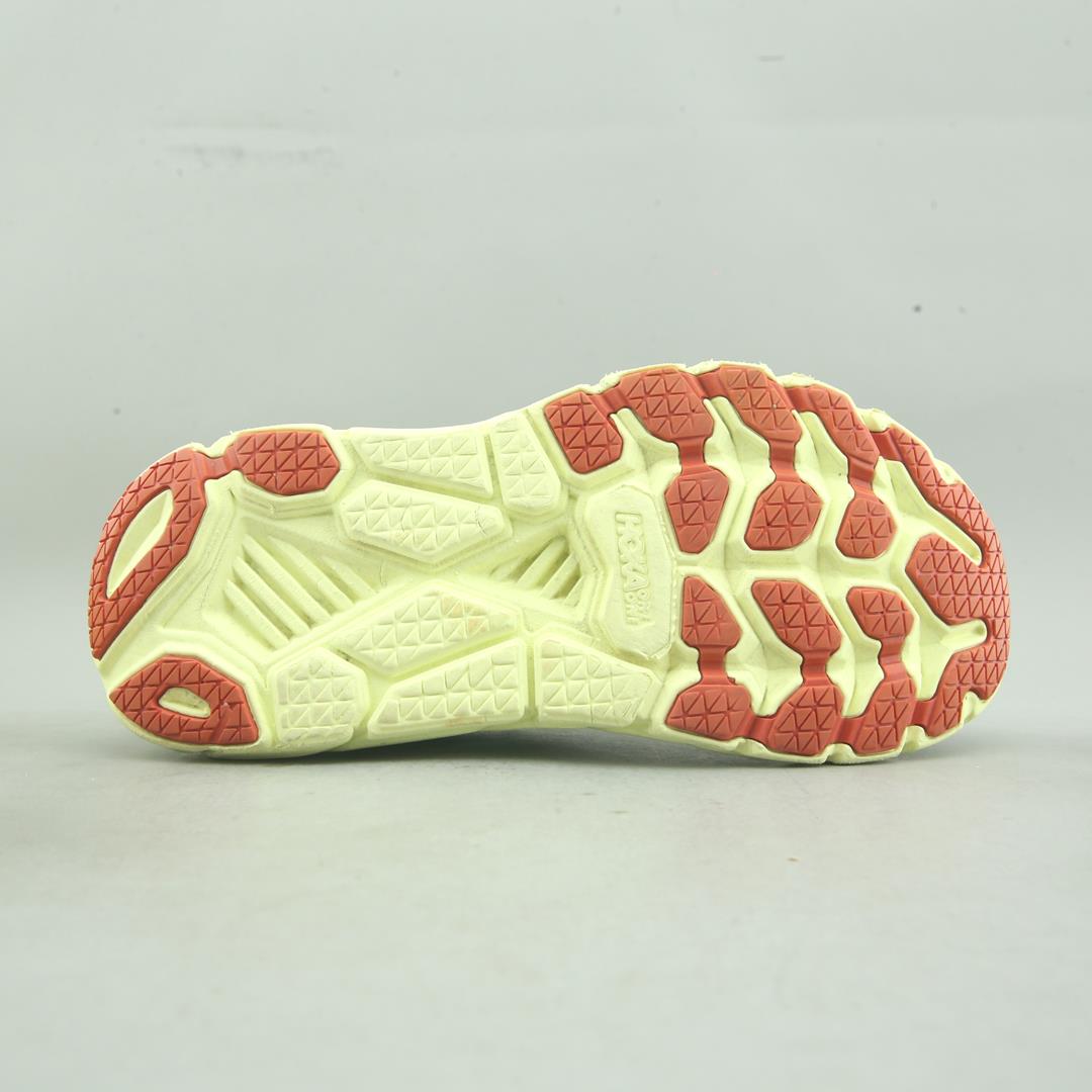 HOKA ONE ONE CLIFTON 7