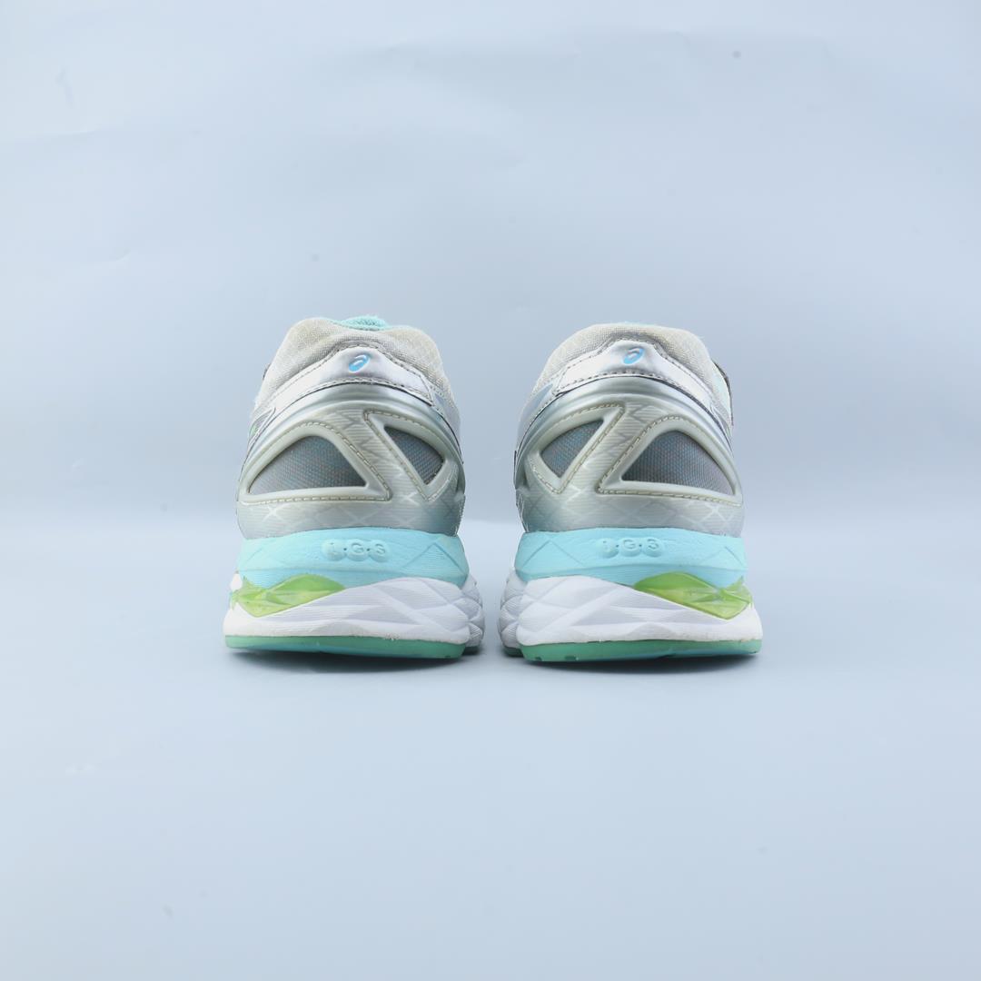 ASICS GEL KAYANO 22