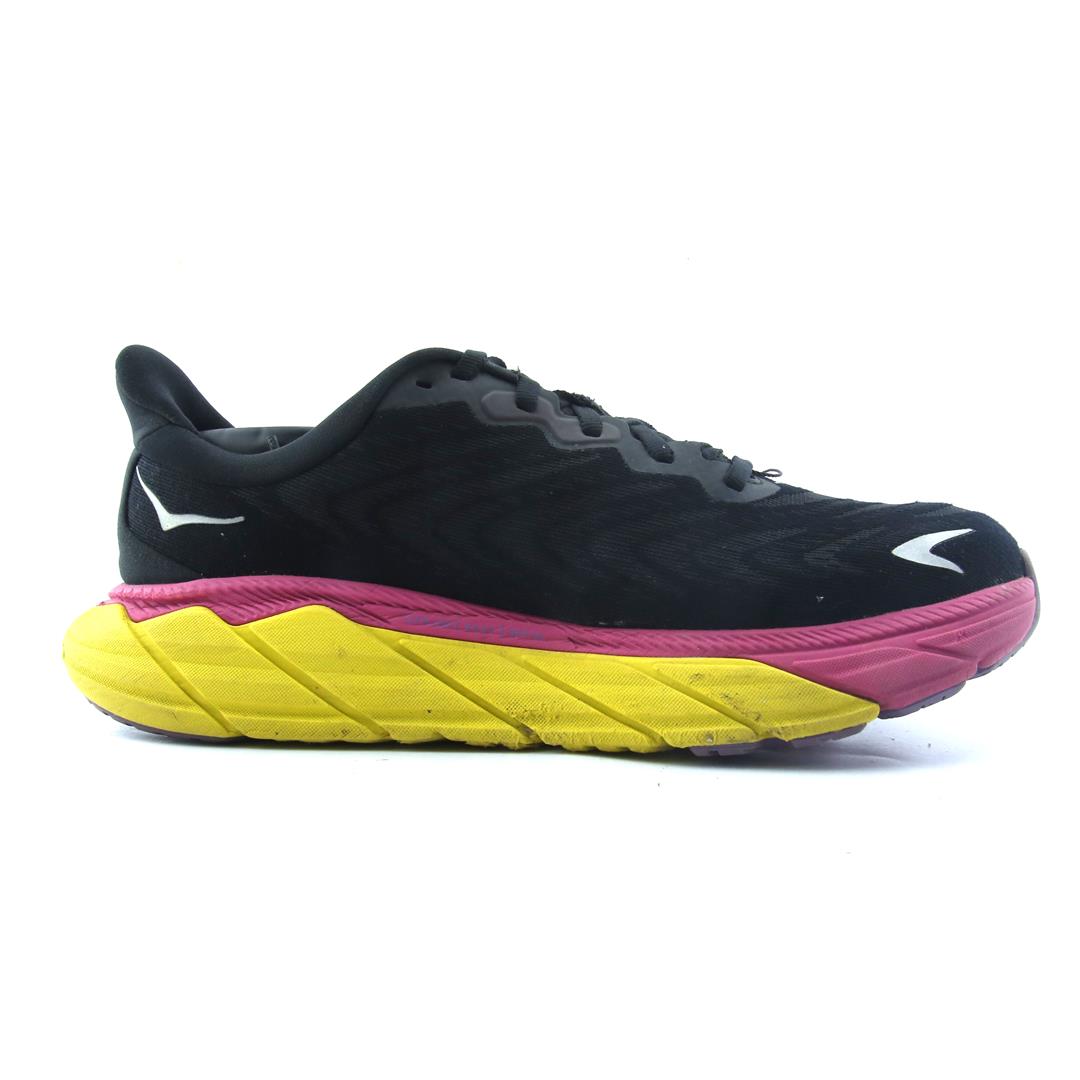 HOKA ONE ONE ARAHI 6
