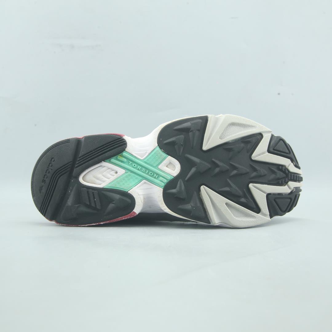 ADIDAS FALCON