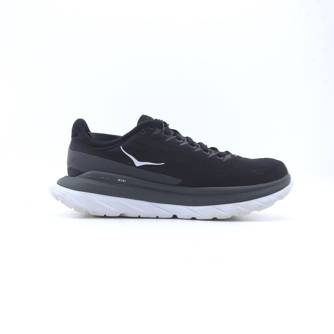 HOKA ONE ONE MACH 4