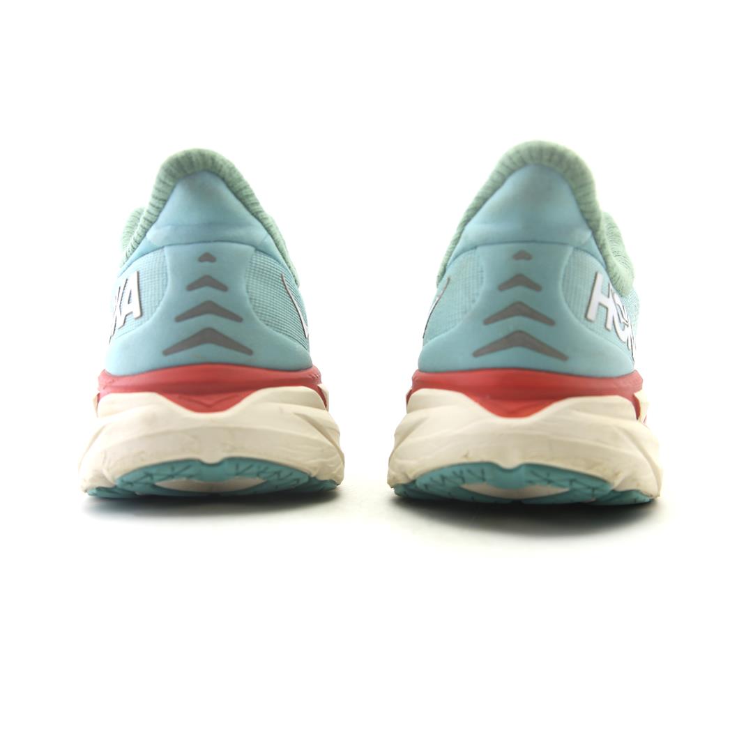 HOKA ONE ONE CLIFTON 8