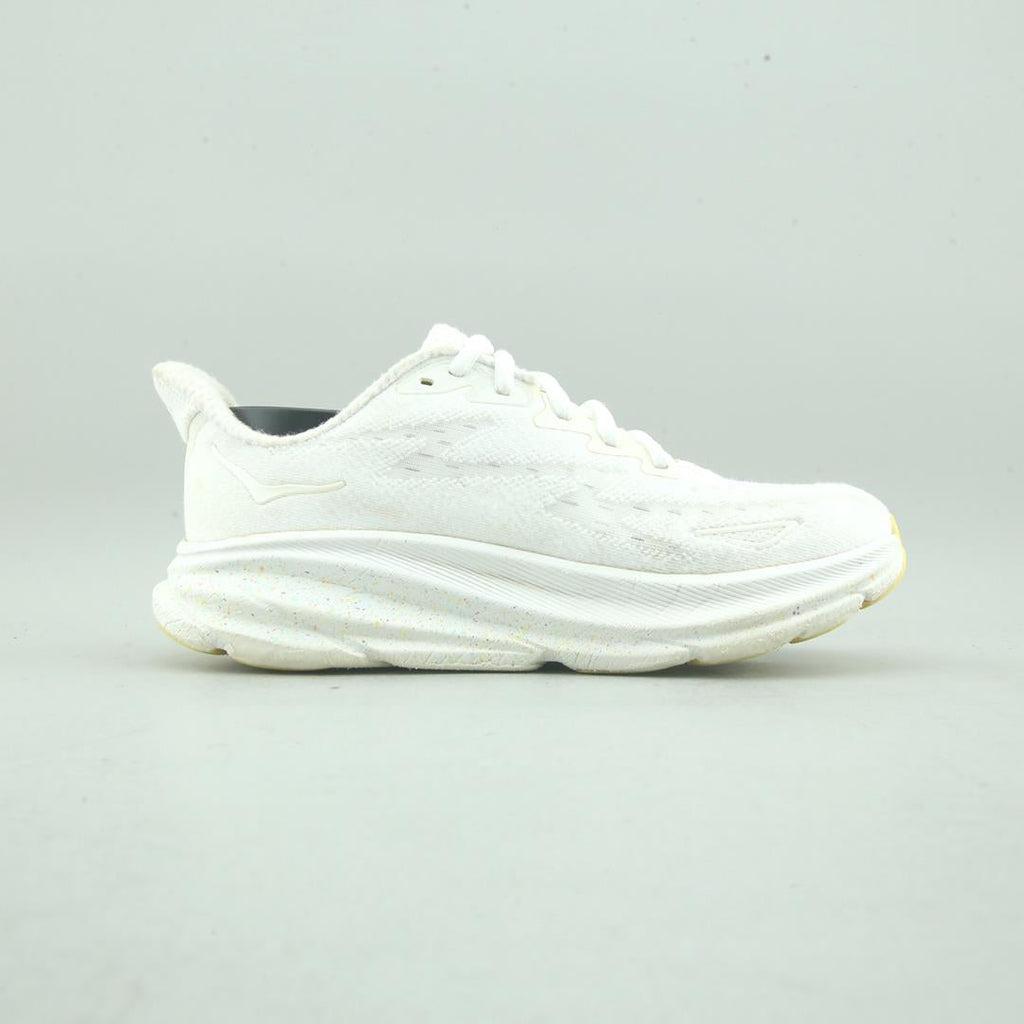 HOKA ONE ONE CLIFTON 9