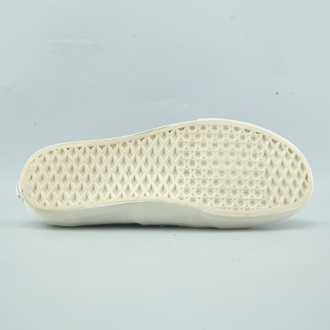 VANS AUTHENTIC