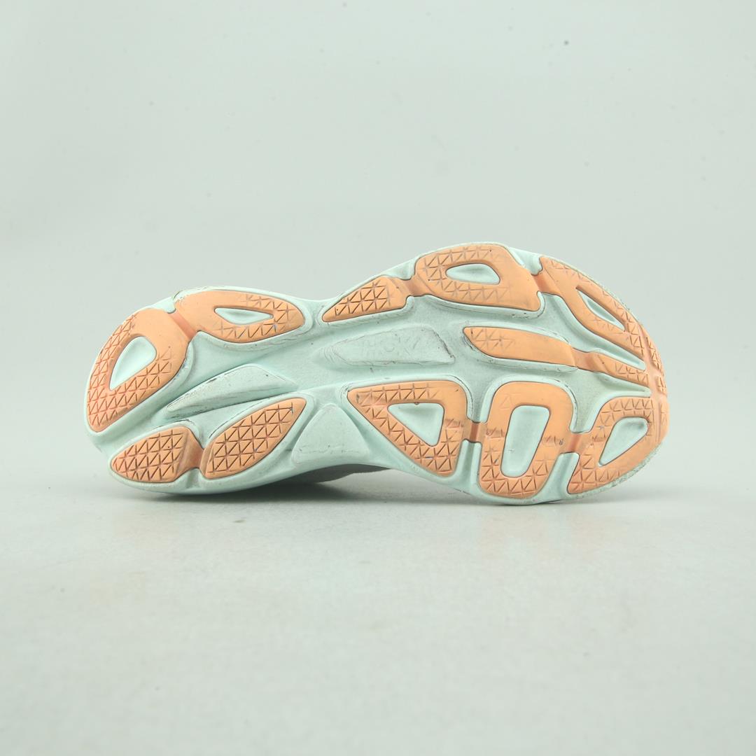 HOKA ONE ONE BONDI 8