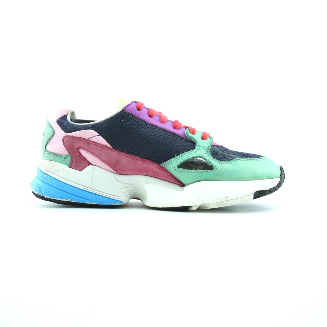 ADIDAS FALCON