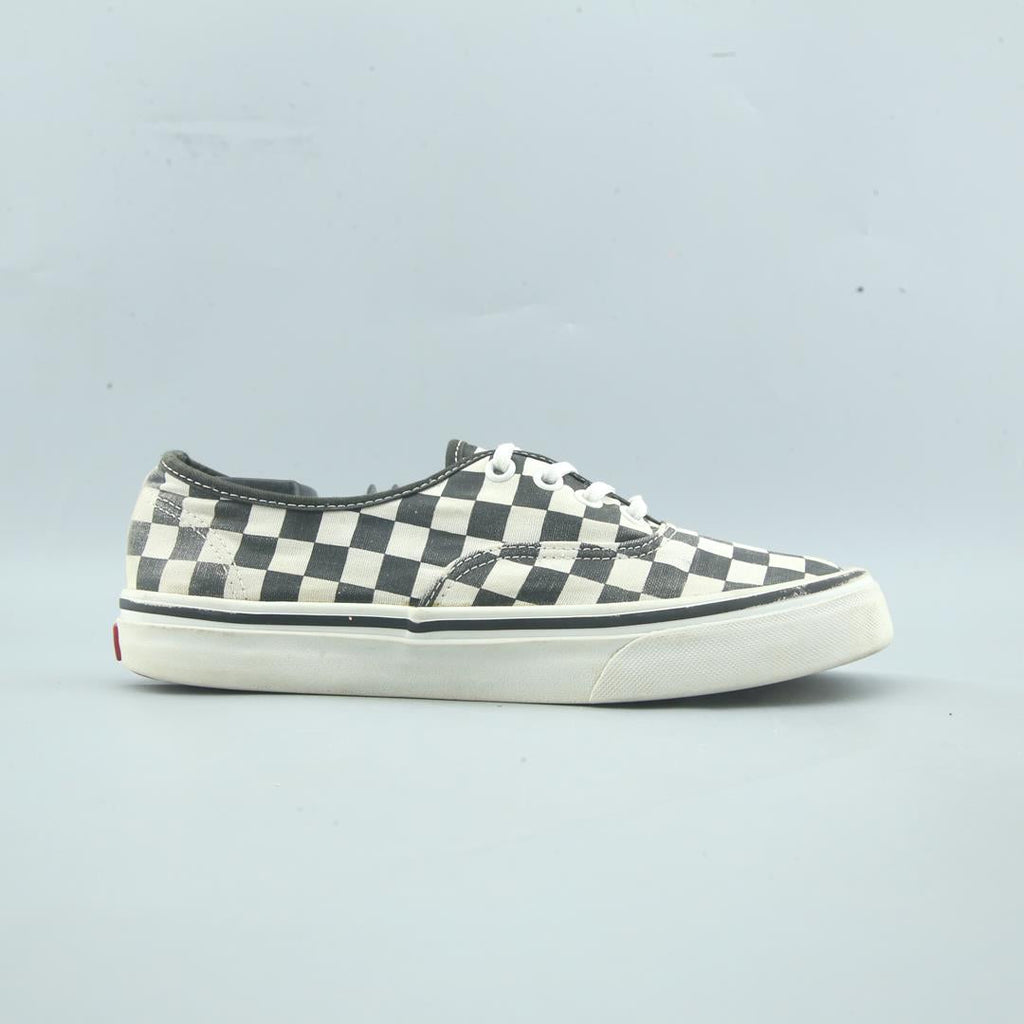 VANS AUTHENTIC