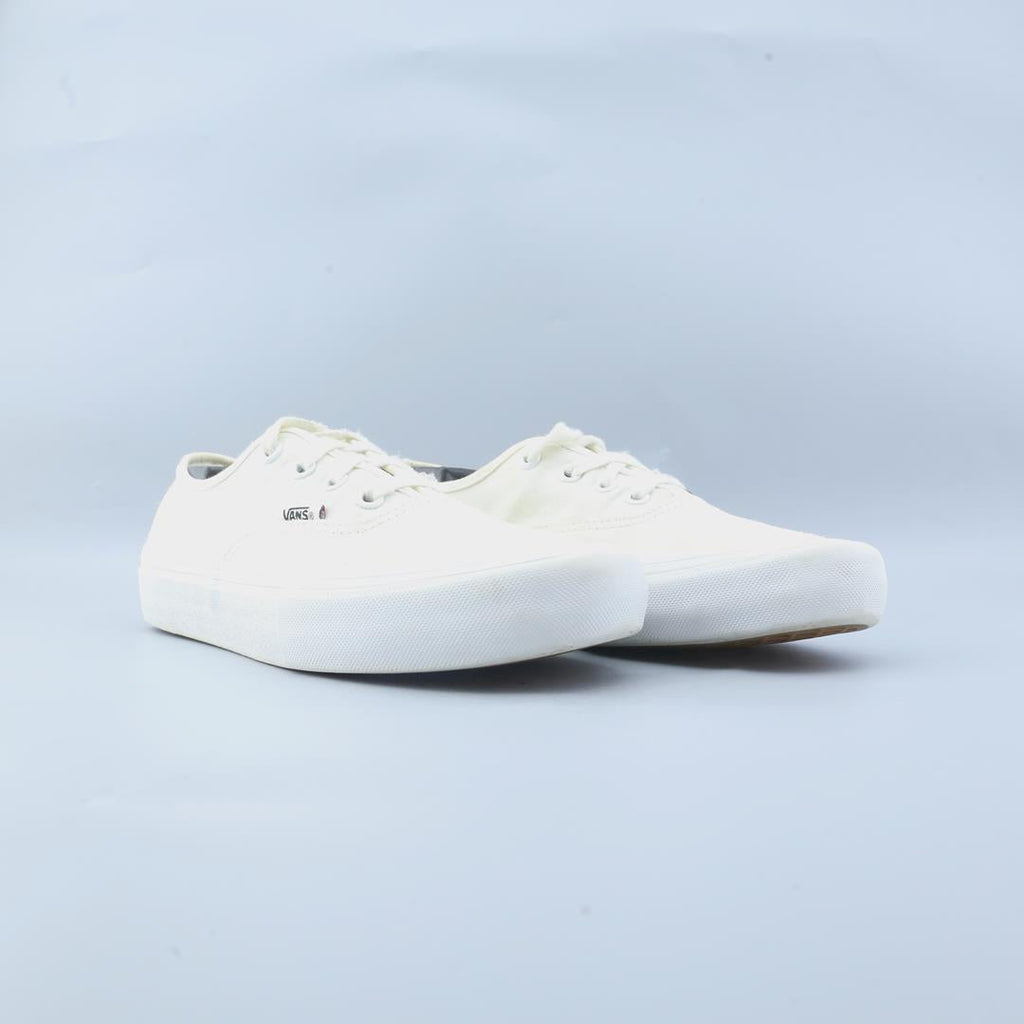 VANS AUTHENTIC UC