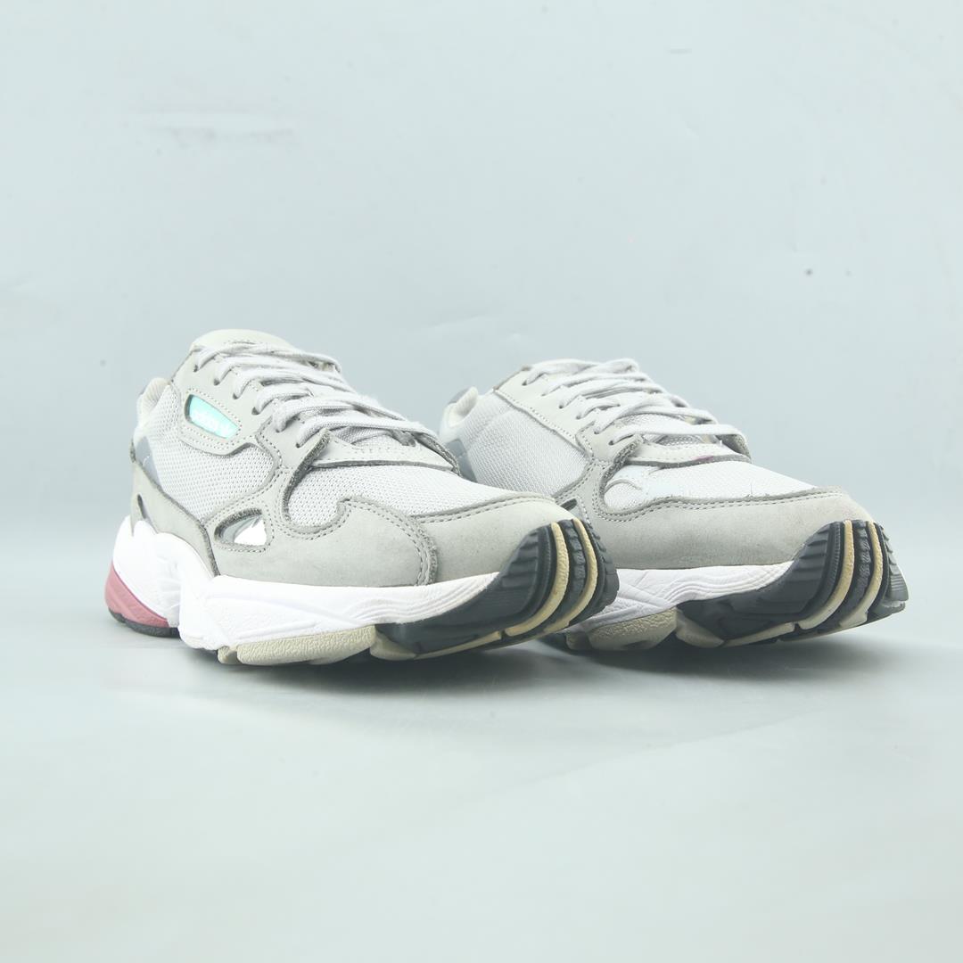 ADIDAS FALCON