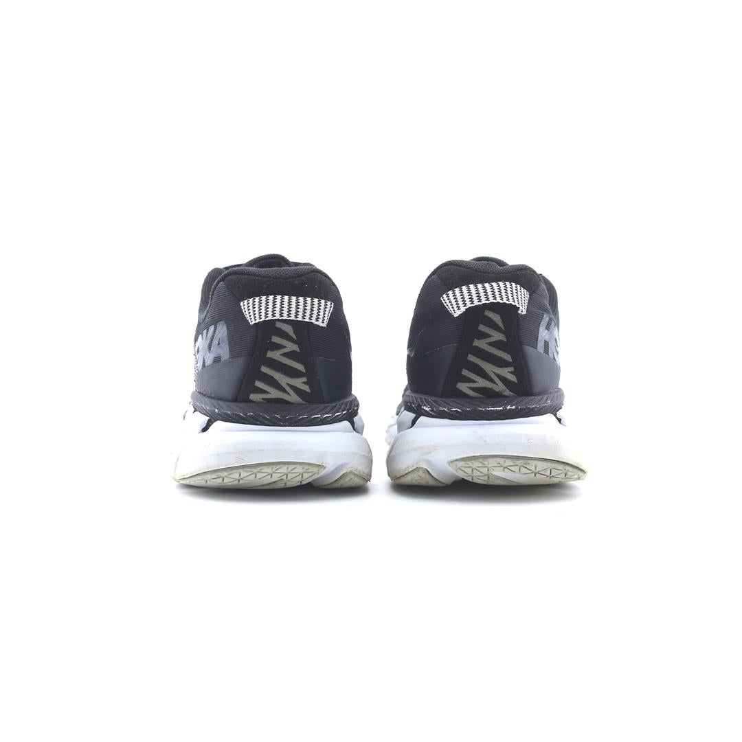 HOKA ONE ONE  CLIFTON 6