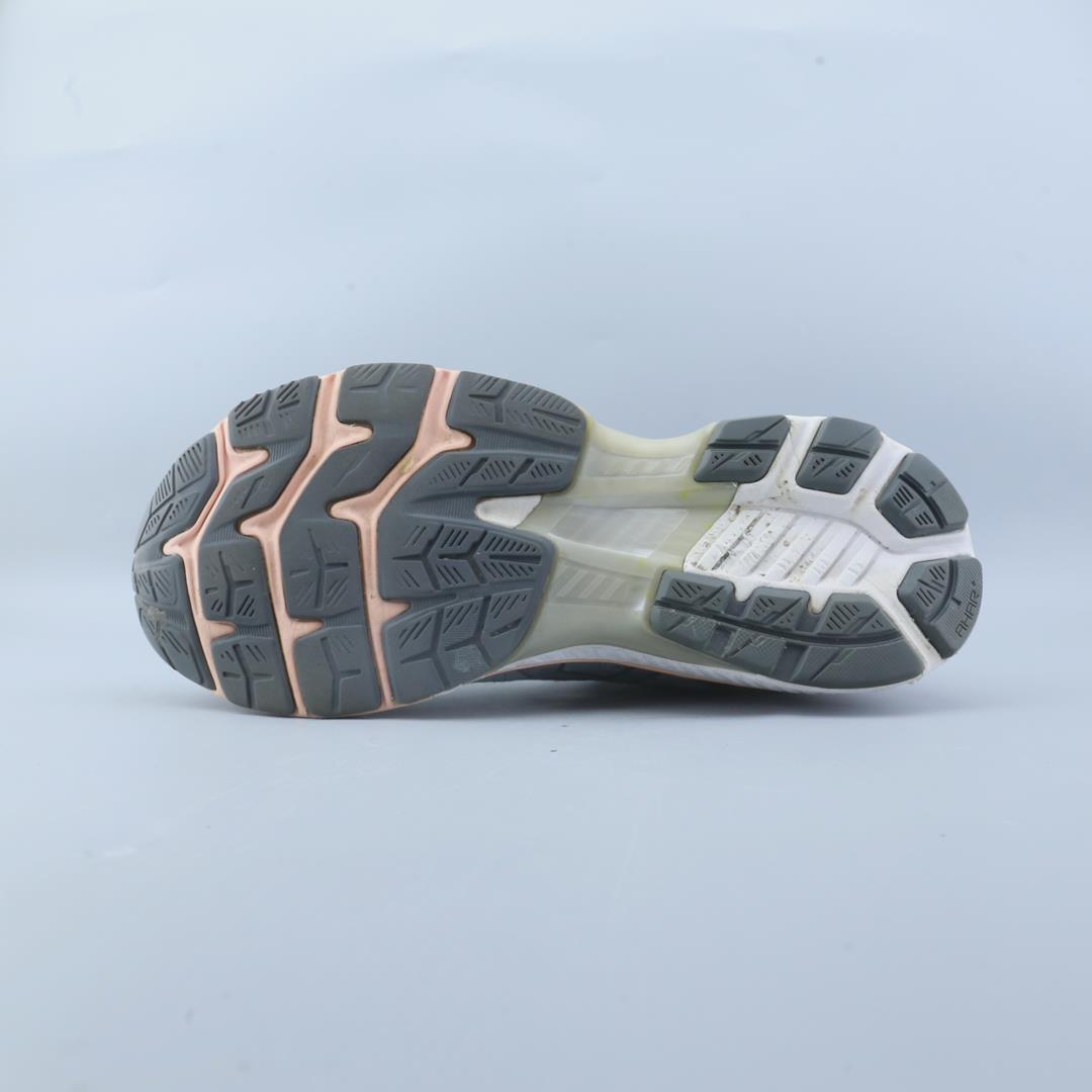 ASICS GEL KAYANO 27