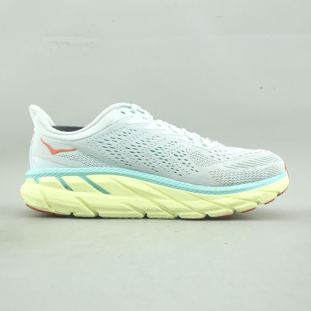 HOKA ONE ONE CLIFTON 7