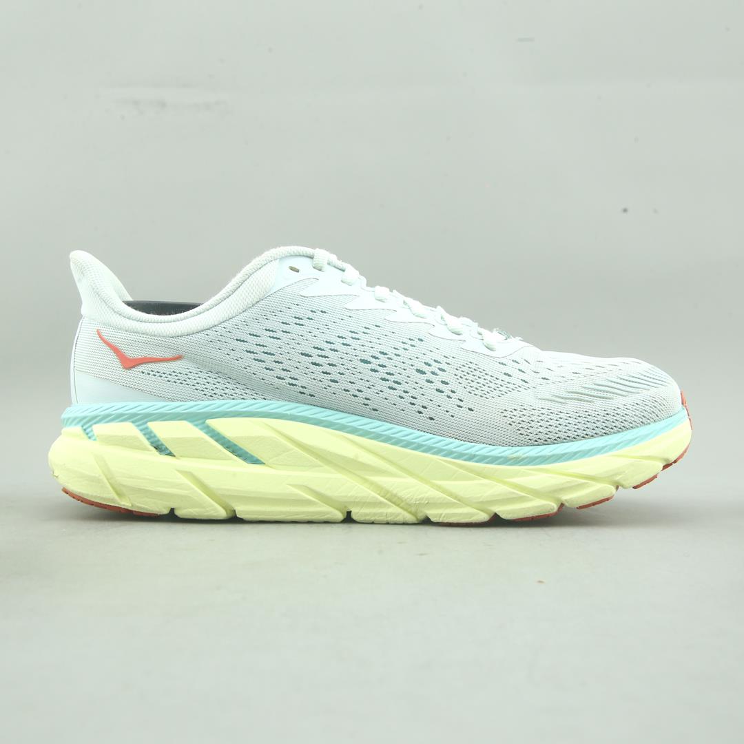 HOKA ONE ONE CLIFTON 7