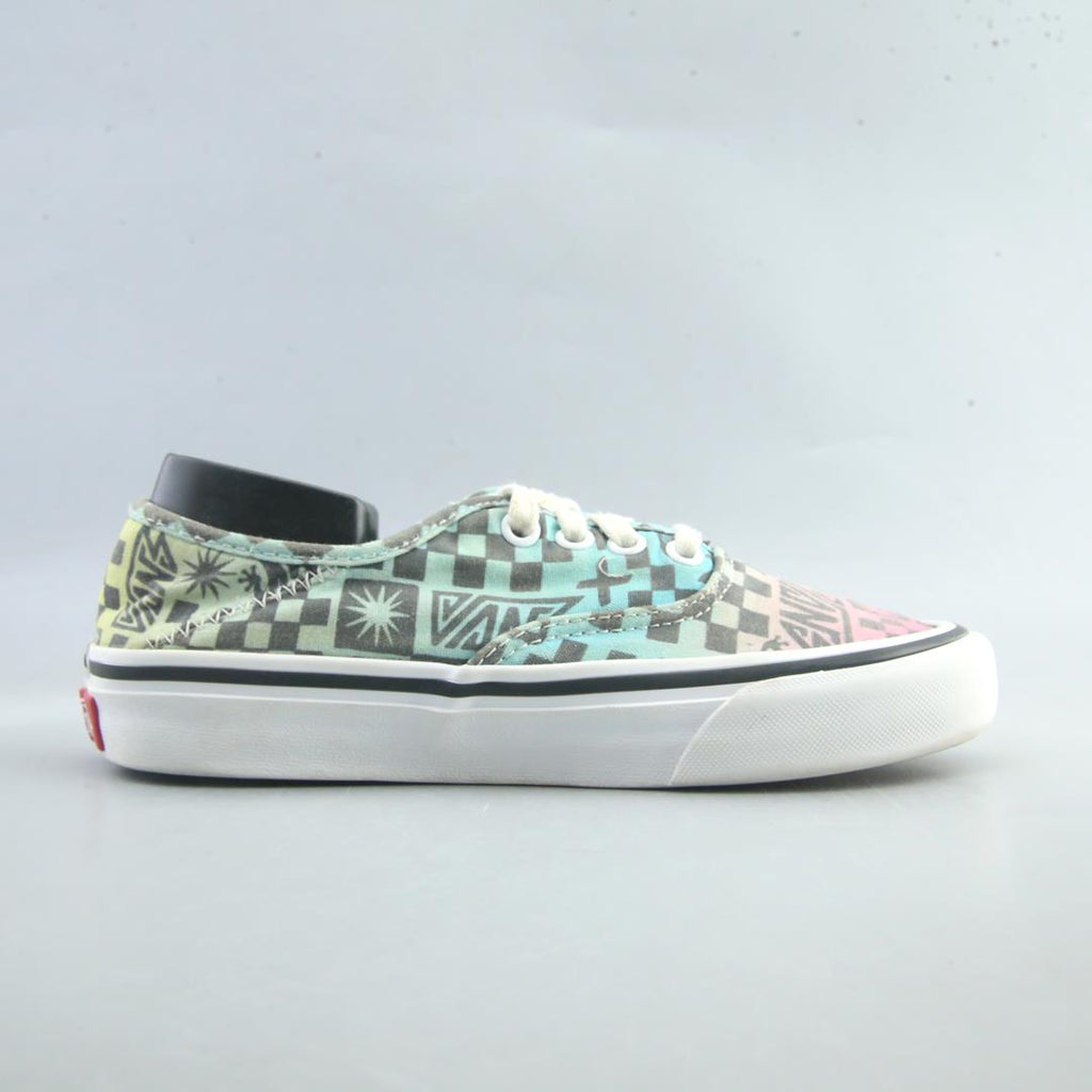 VANS AUTHENTIC