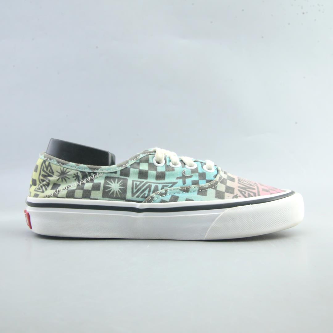 VANS AUTHENTIC