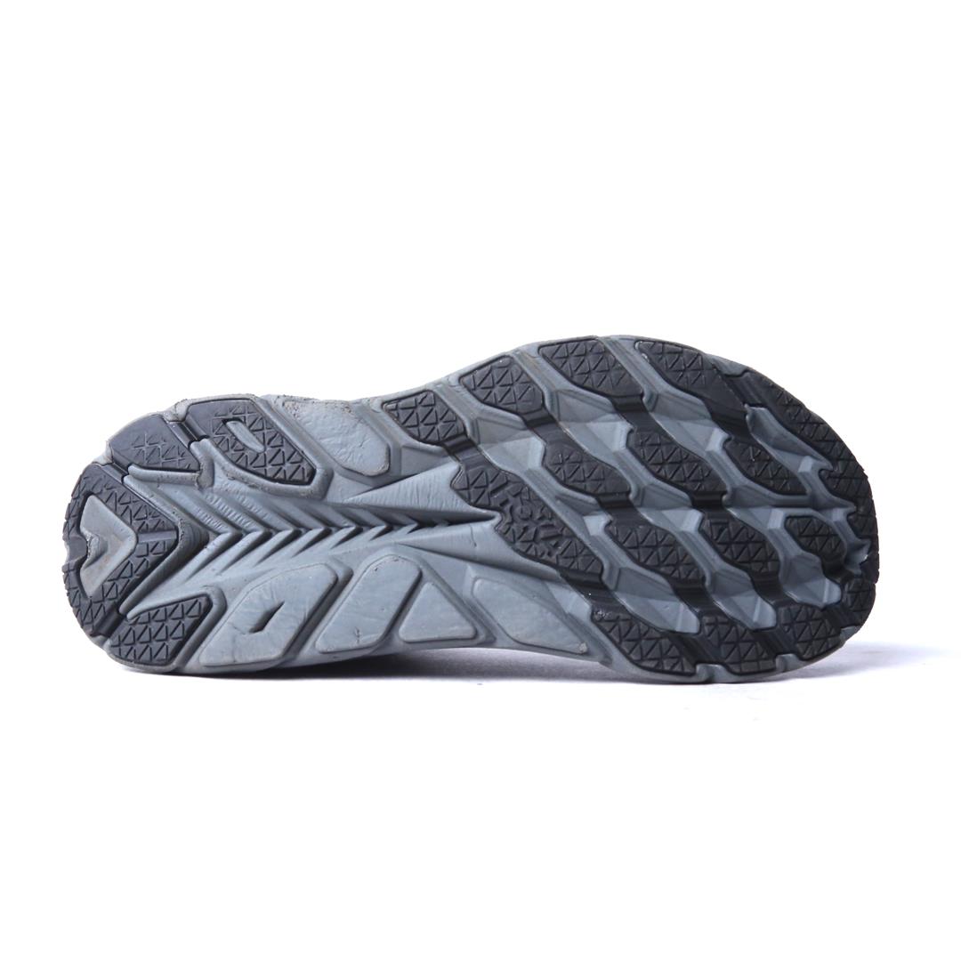 HOKA ONE ONE CLIFTON 8
