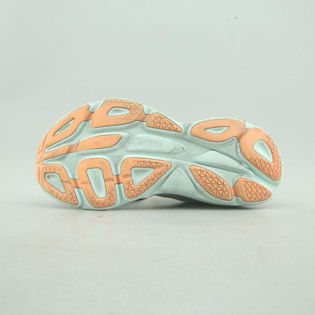 HOKA ONE ONE BONDI 8