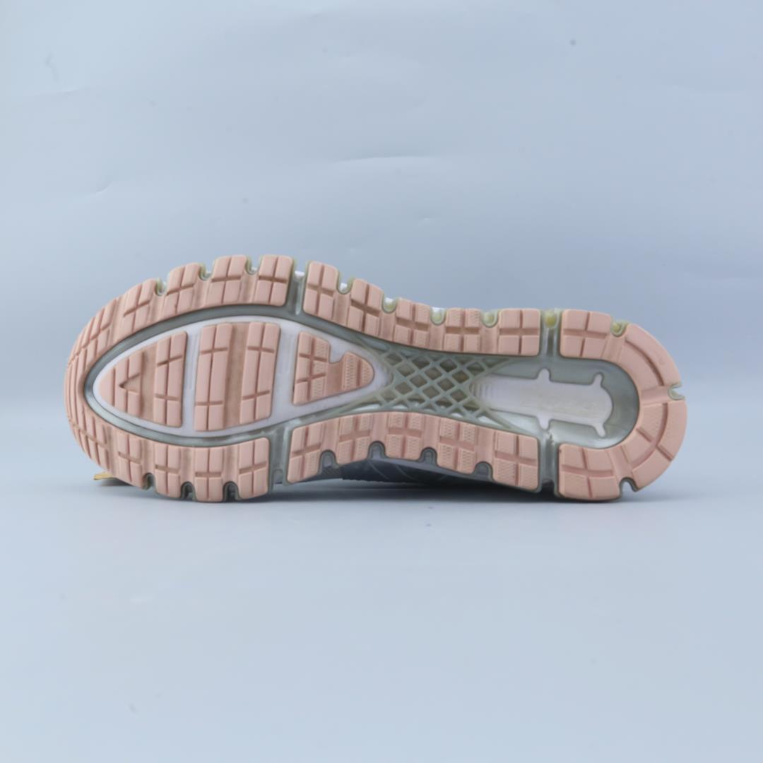 ASICS  GEL-QUANTUM 180 TR