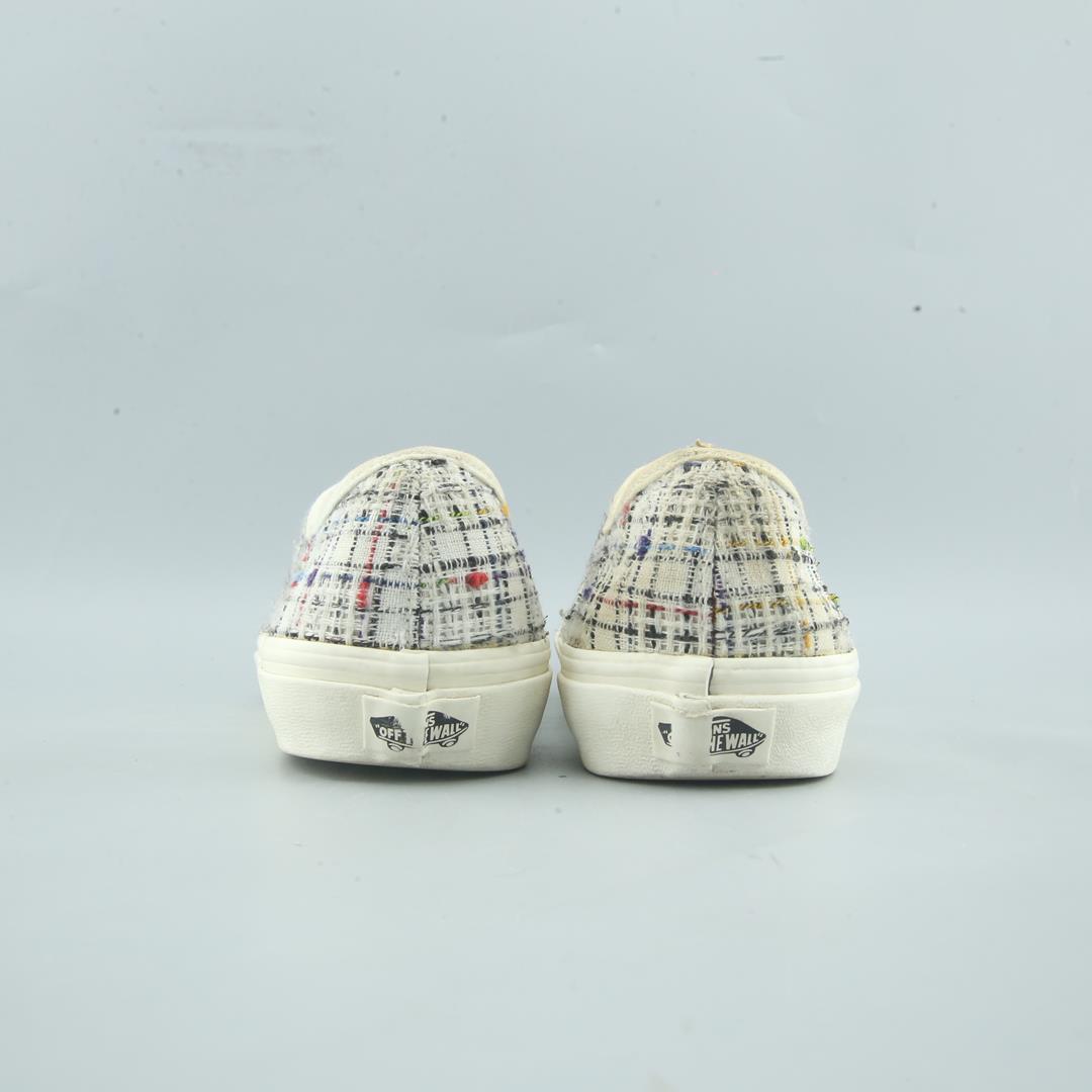 VANS AUTHENTIC