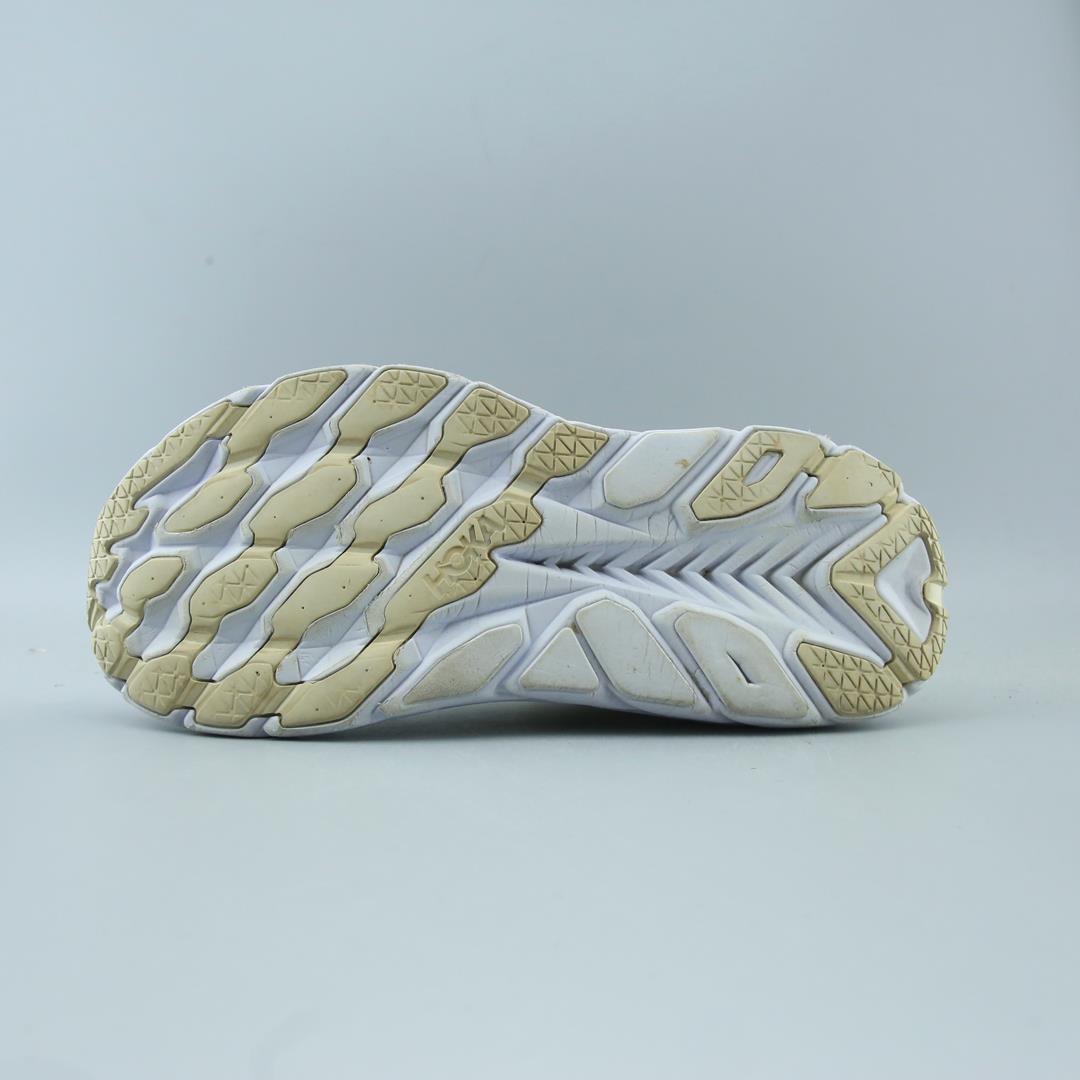 HOKA ONE ONE CLIFTON 8