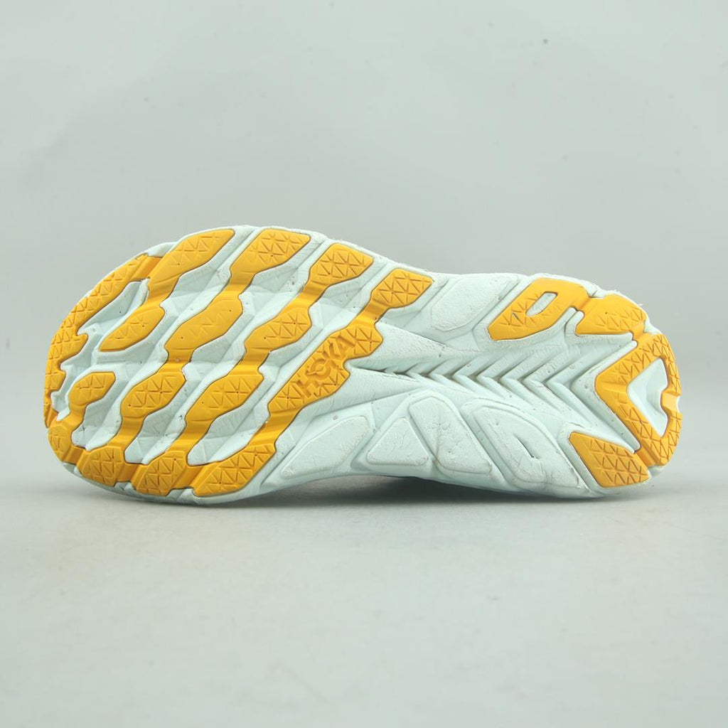 HOKA ONE ONE CLIFTON 8