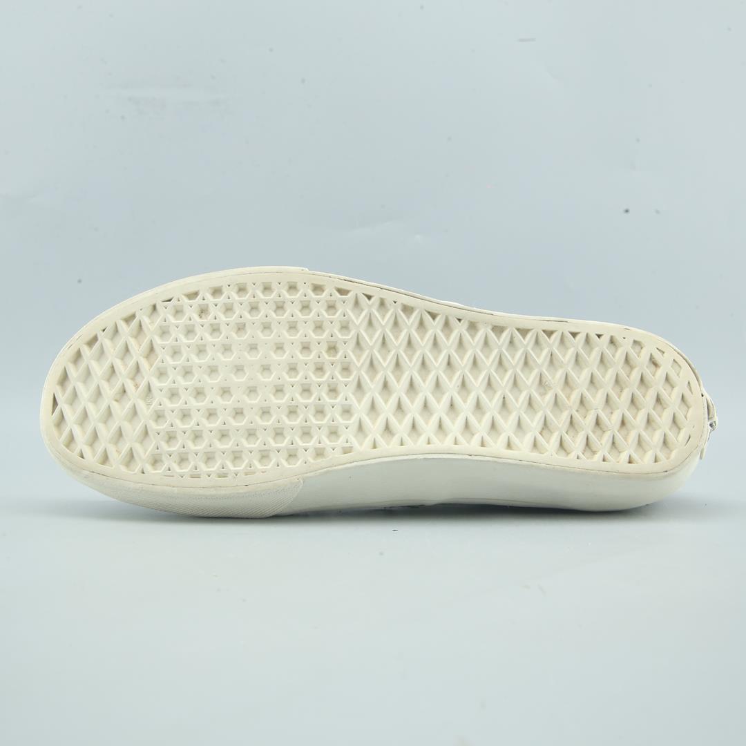 VANS AUTHENTIC