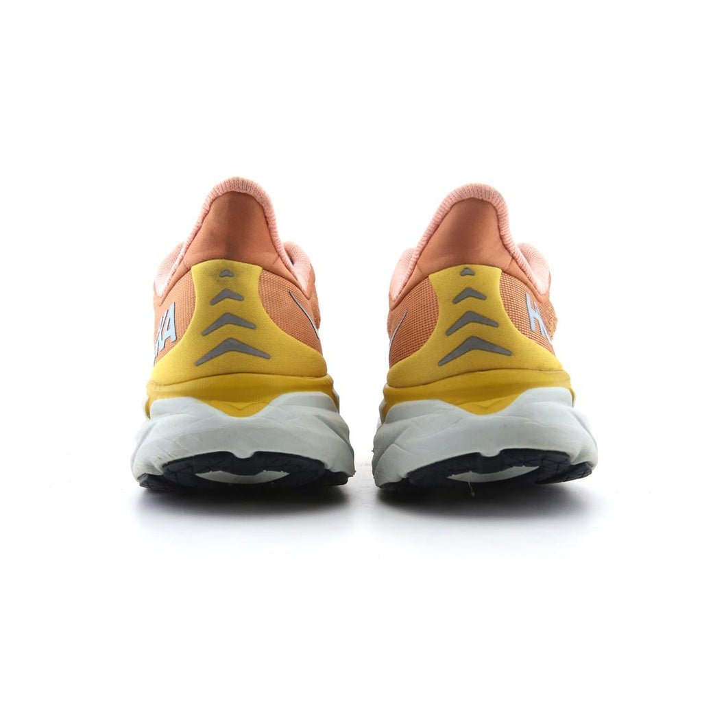 HOKA ONE ONE CLIFTON 8
