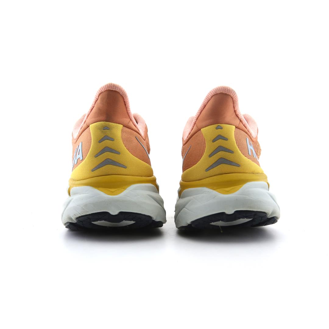 HOKA ONE ONE CLIFTON 8