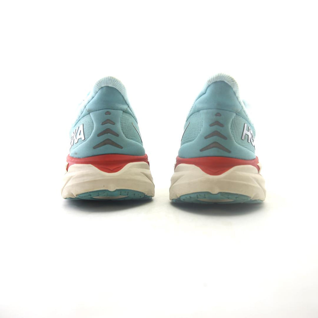 HOKA ONE ONE CLIFTON 8