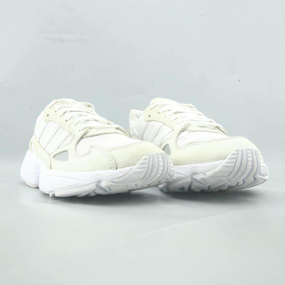 ADIDAS FALCON