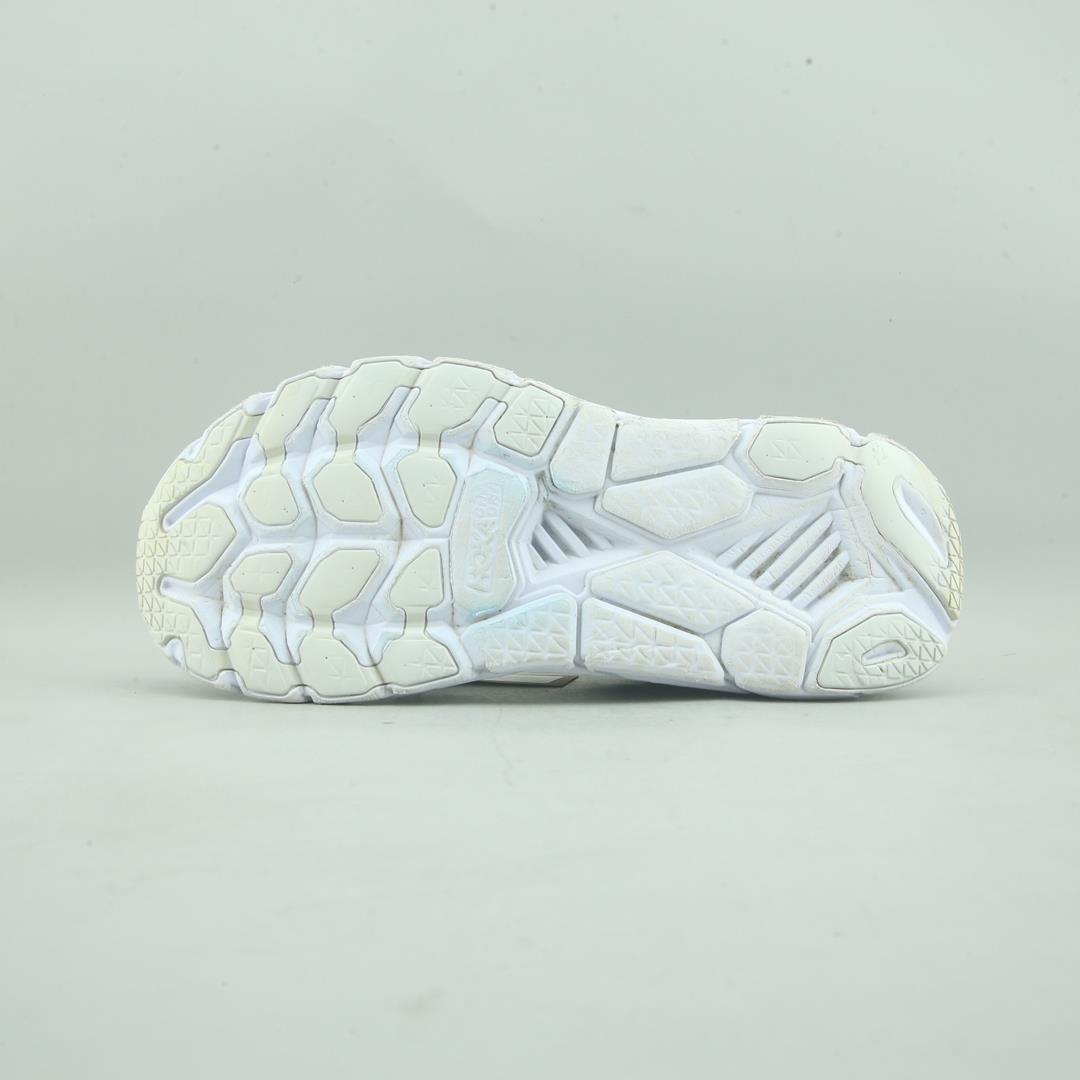 HOKA ONE ONE CLIFTON 7