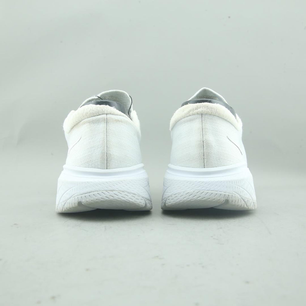 HOKA ONE ONE CAVU 3