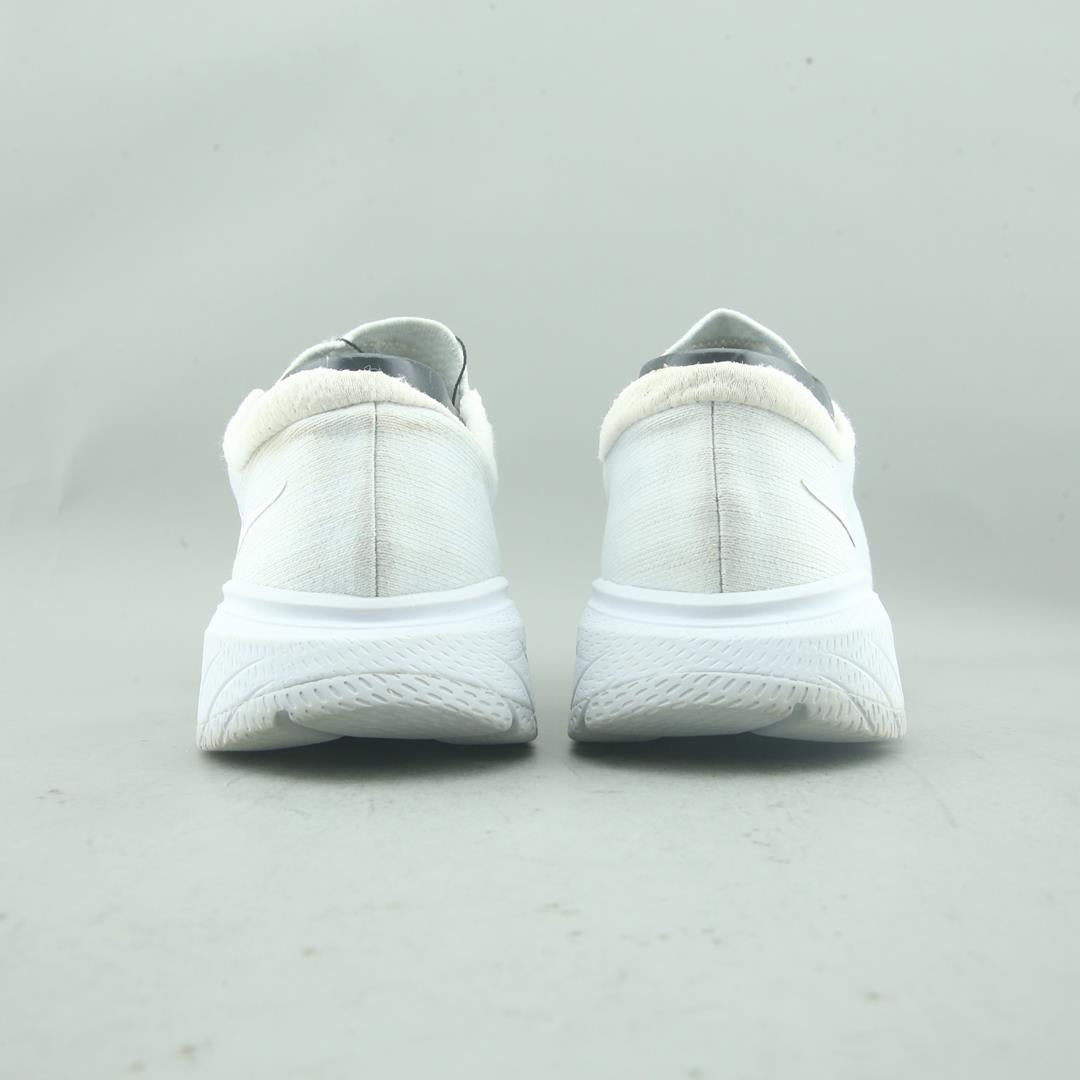 HOKA ONE ONE CAVU 3