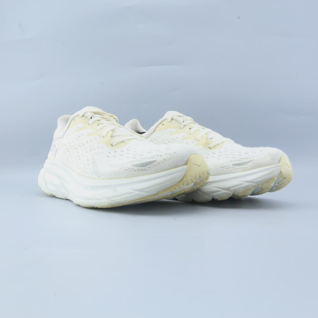 HOKA ONE ONE CLIFTON 8