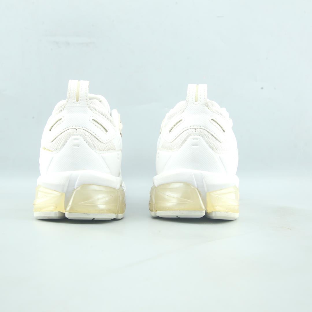 ASICS  GEL-QUANTUM 180
