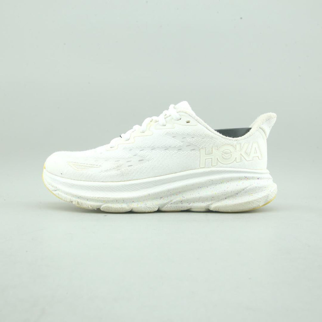 HOKA ONE ONE CLIFTON 9