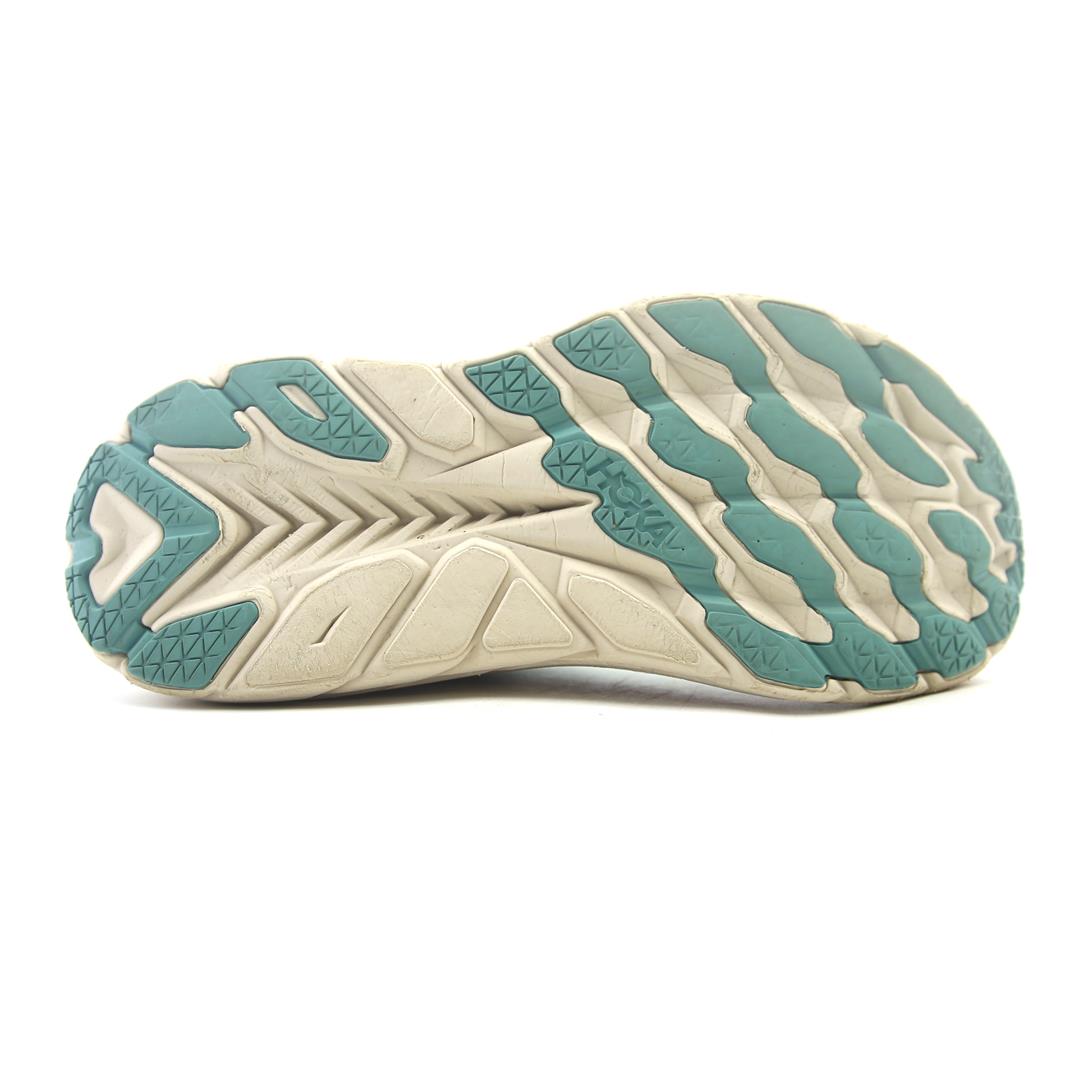 HOKA ONE ONE CLIFTON 8